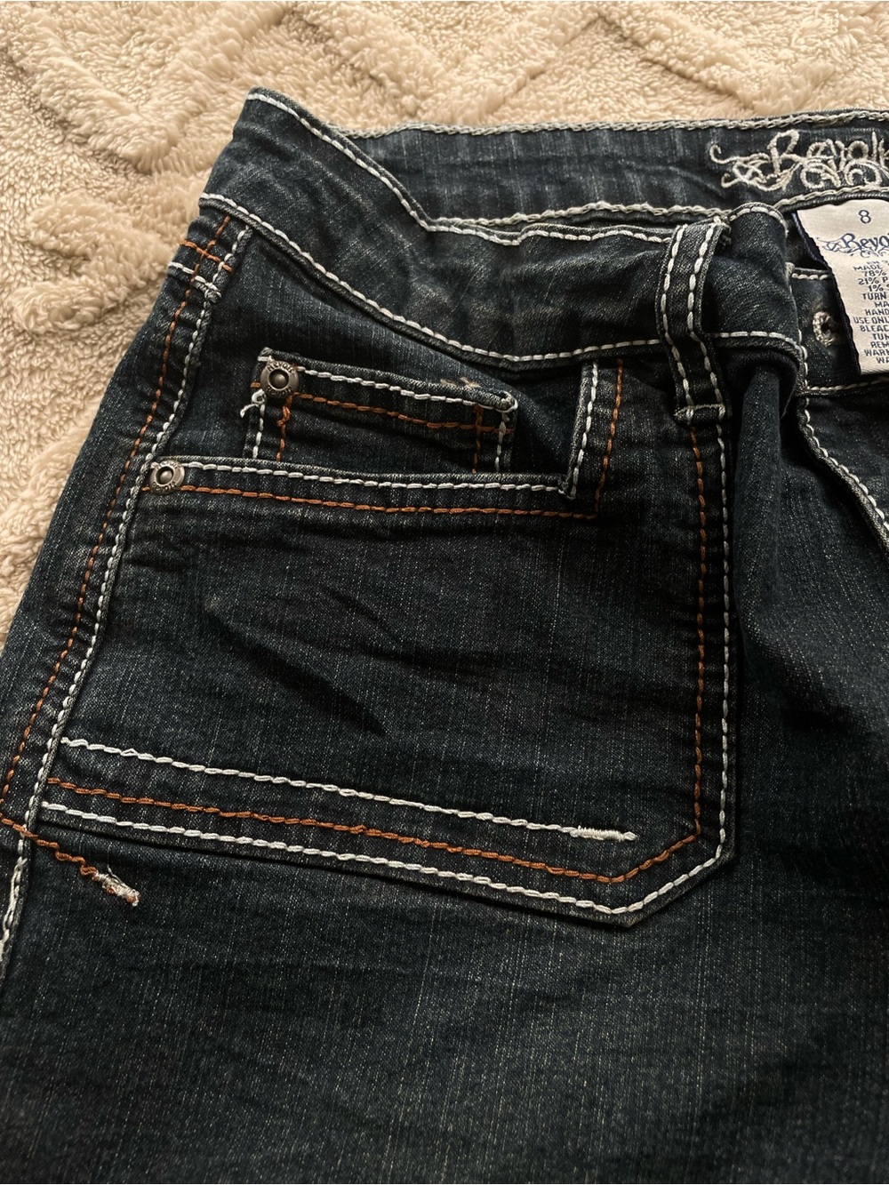 Revolt Jeans Dark Blue Cropped Capri with Cuffed Button Hem Size 8 Weekender - Picture 4 of 9